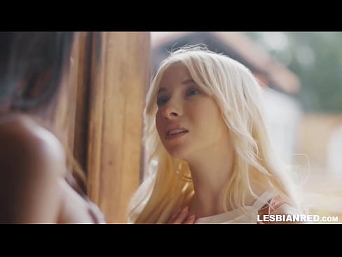 ❤️ Кыз бир нече айдан кийин үйгө келип, өгөй апасынын котун жеп бүтөт ❤ Үйдөгү порно боюнча бизде ☑