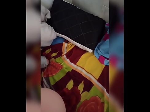 ❤️ Менин комнаташым үйдө жалгыз калат, анткени күйөөсү каникулга кетип жатат, мен аны сиккенге жана эшегин сүткө толтурганга мүмкүнчүлүк берем ❤ Үйдөгү порно боюнча бизде ☑